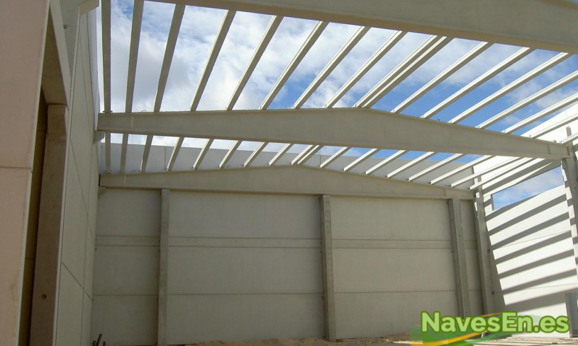 Nave de hormigón prefabricado